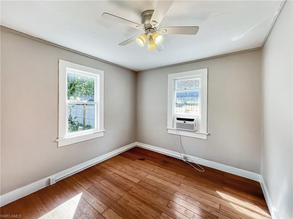 2342 Stella St Property Photo 18