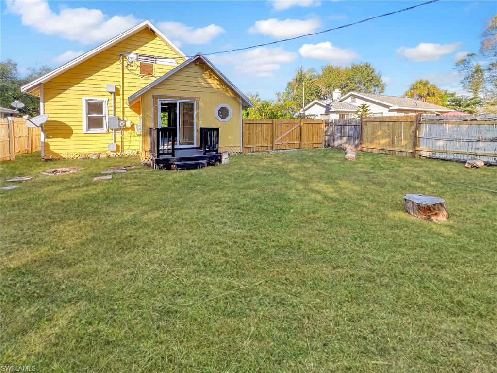2342 Stella St Property Photo 26