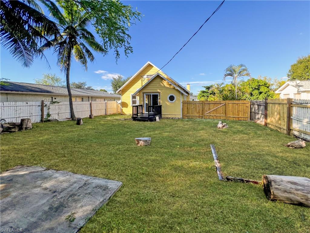 2342 Stella St Property Photo 28