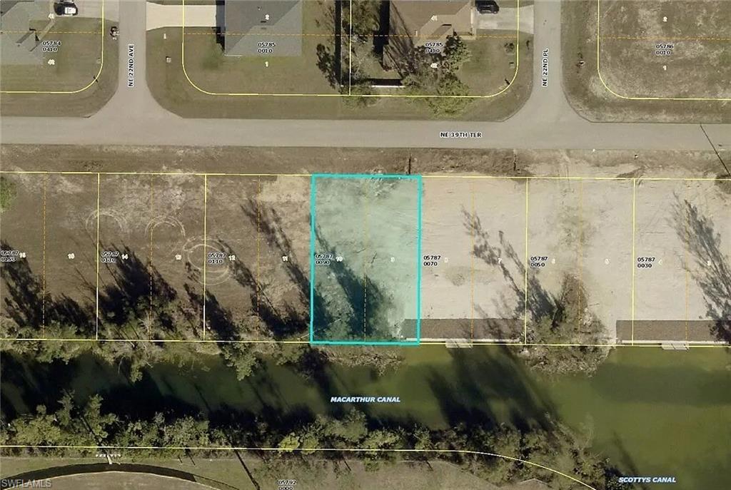 2208 Ne 39th Ter Property Photo 2