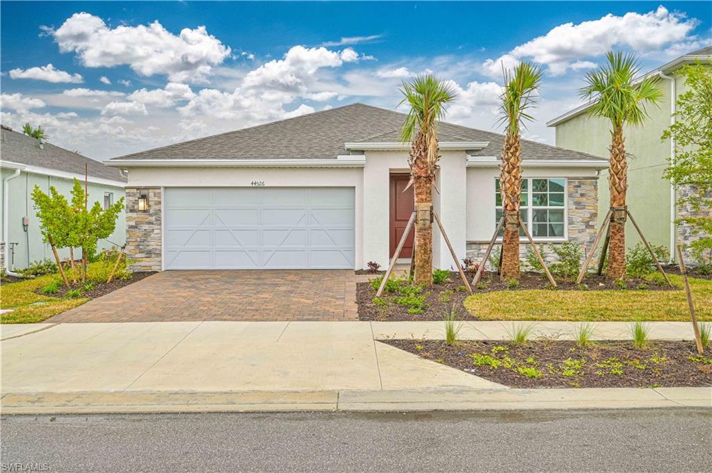 44526 Palm Frond Dr Property Photo 2