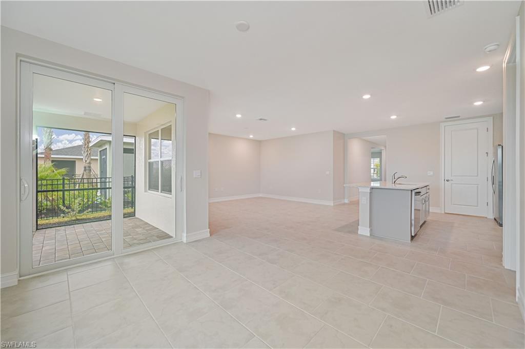 44526 Palm Frond Dr Property Photo 6