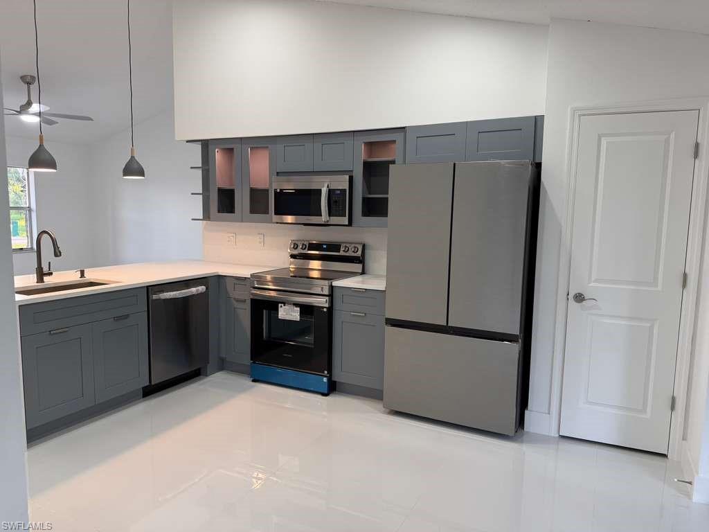 21229 Peachland Blvd Property Photo 3