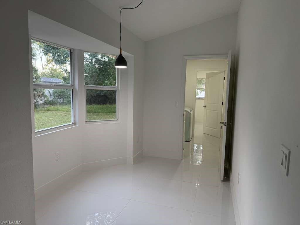 21229 Peachland Blvd Property Photo 7
