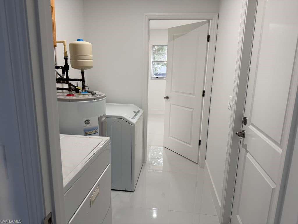 21229 Peachland Blvd Property Photo 8