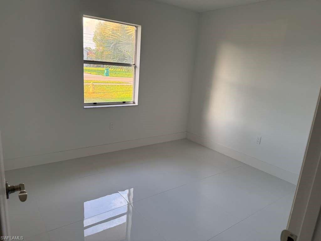 21229 Peachland Blvd Property Photo 10