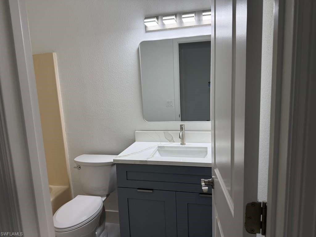 21229 Peachland Blvd Property Photo 11