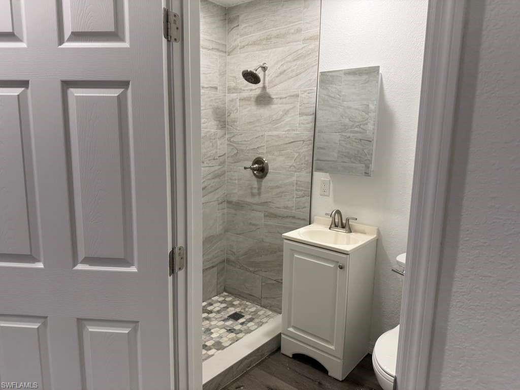 21229 Peachland Blvd Property Photo 15
