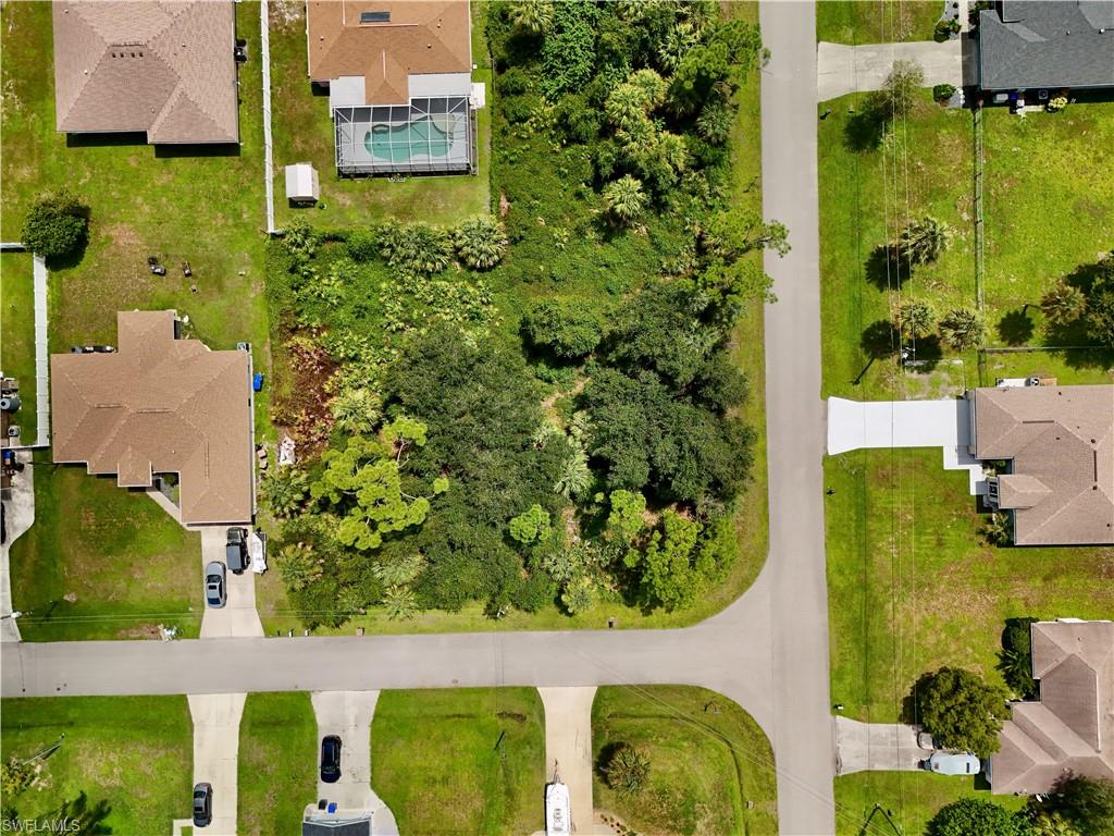 Monday Ter Property Photo 19