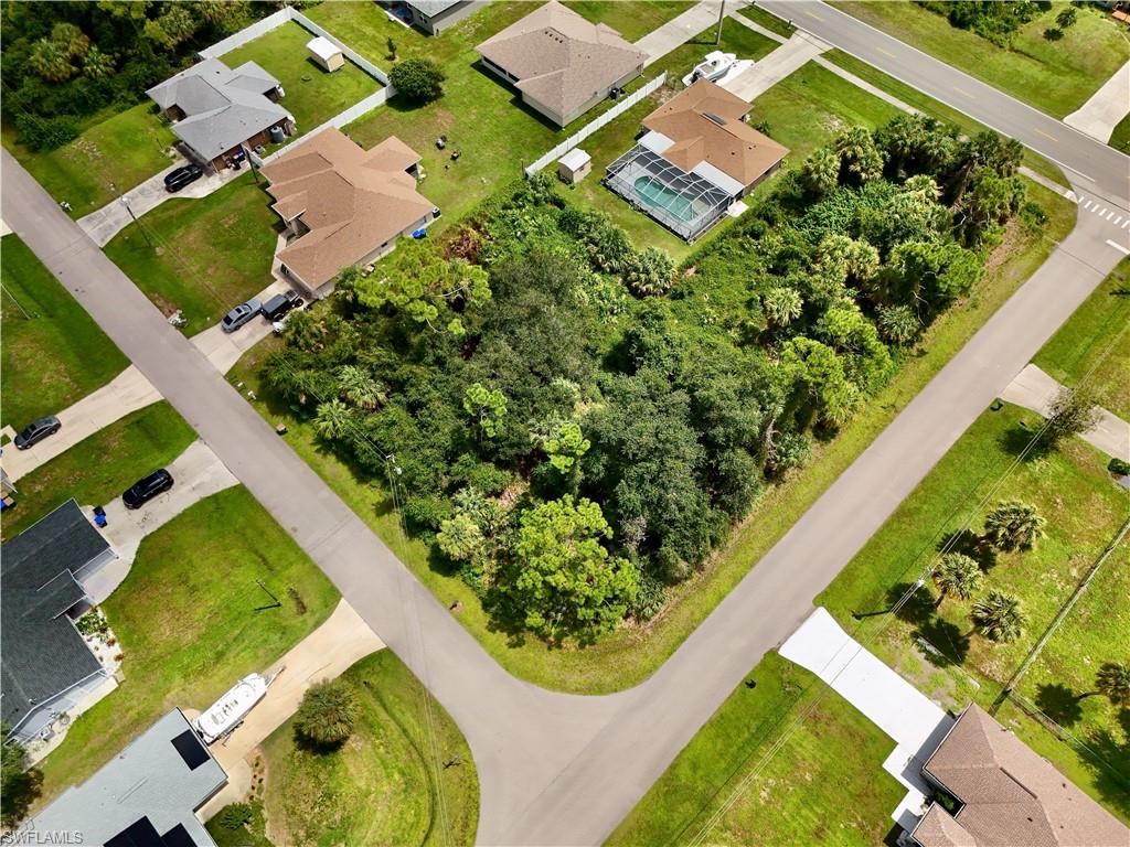 Monday Ter Property Photo 22