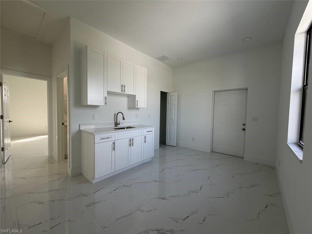 3931 Sunset Rd Property Photo 8