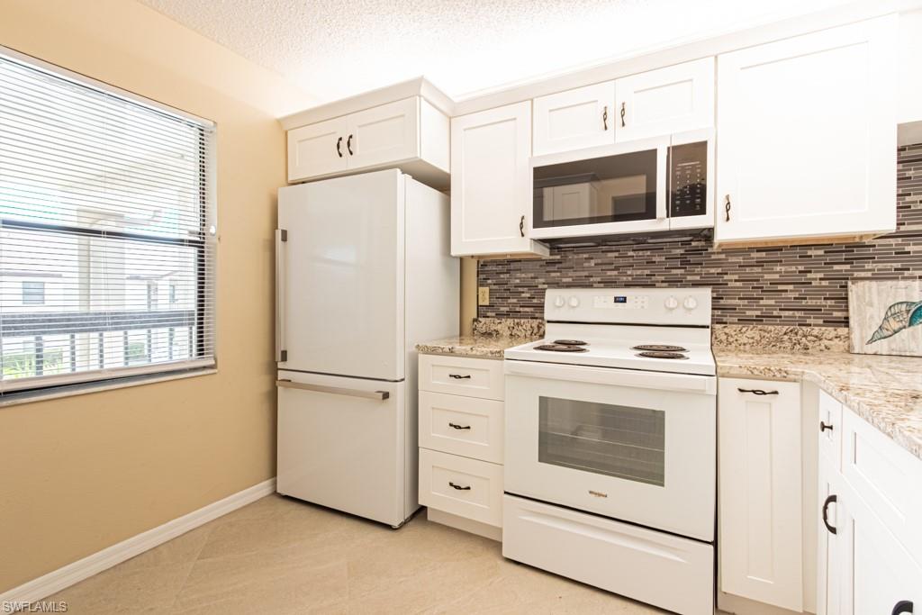 9275 Lake Park Dr 204 Property Photo 9
