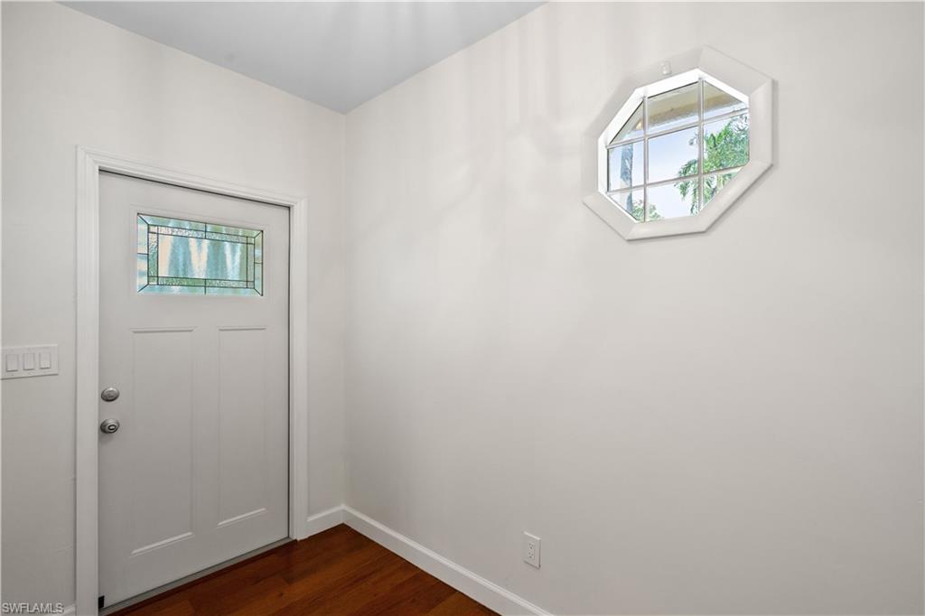 3209 W Riverside Dr Property Photo 6