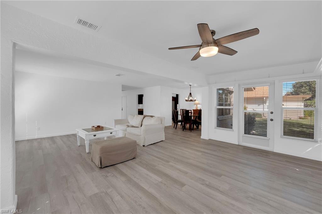 5584 Buring Ct Property Photo 6