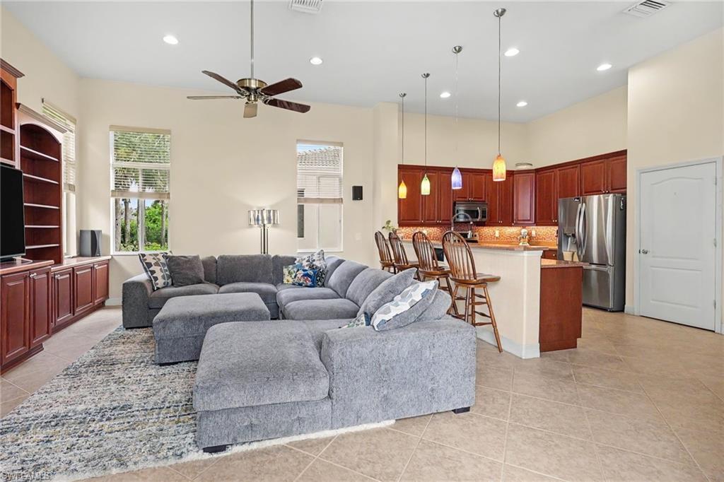 9040 Paseo De Valencia St Property Photo 11