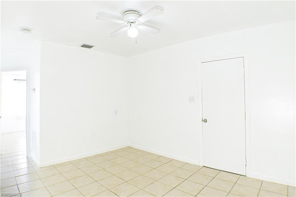 3042 Douglas Ave Property Photo 4