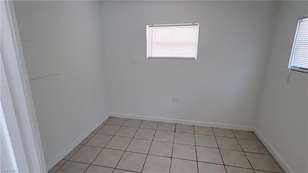 3042 Douglas Ave Property Photo 8