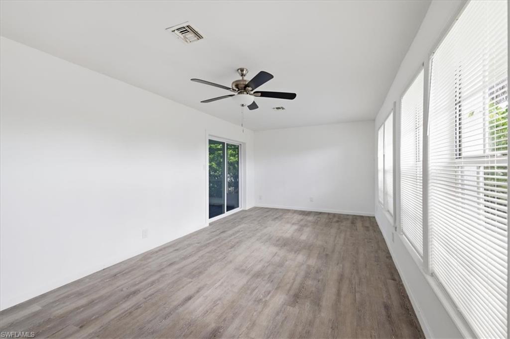 6106 Island Park Ct Property Photo 2
