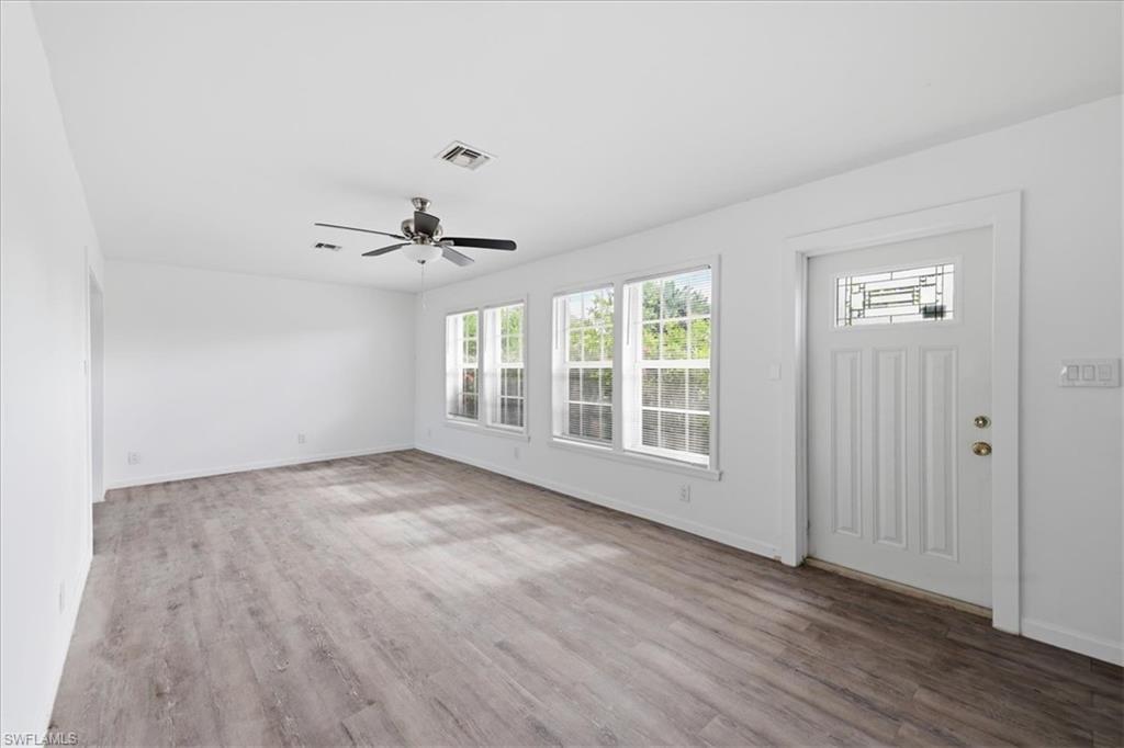 6106 Island Park Ct Property Photo 3