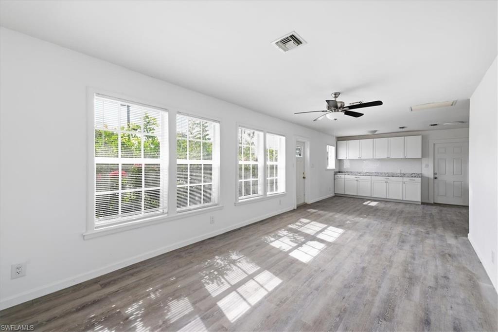 6106 Island Park Ct Property Photo 4