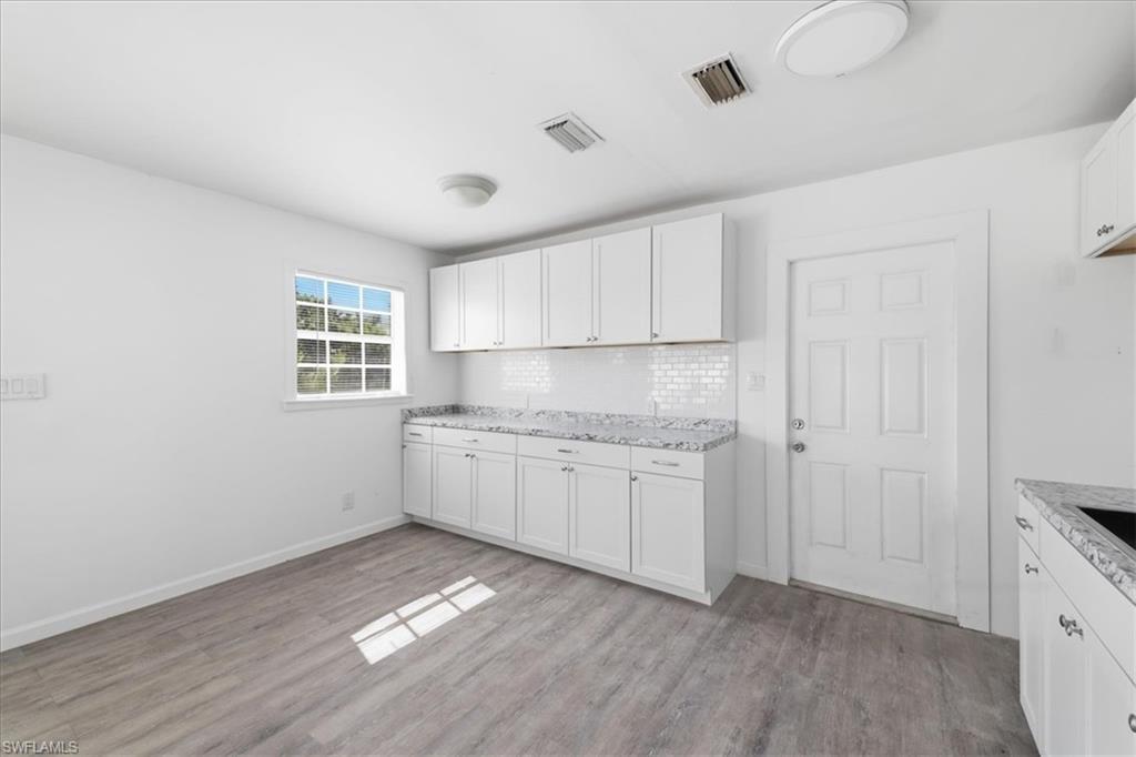 6106 Island Park Ct Property Photo 7