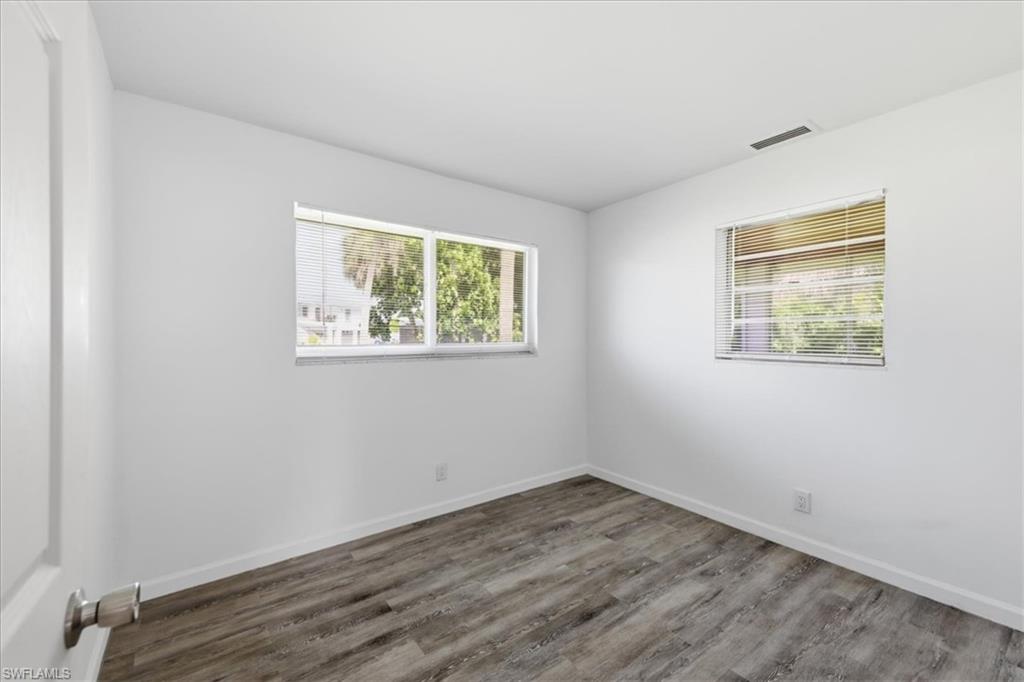 6106 Island Park Ct Property Photo 10