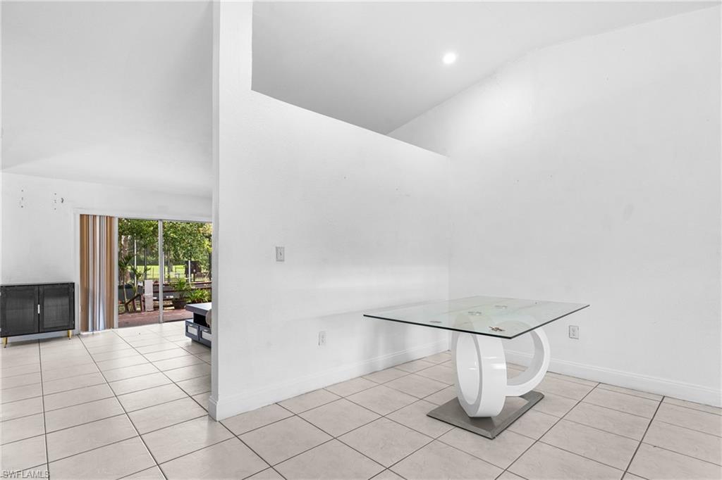 340 S Arboleda St Property Photo 10