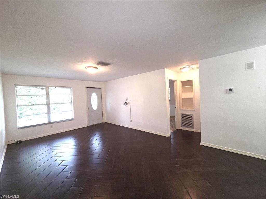 1213 Sw 48th Ter B Property Photo 2