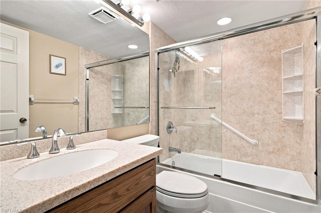 5585 Trailwinds Dr 324 Property Photo 17