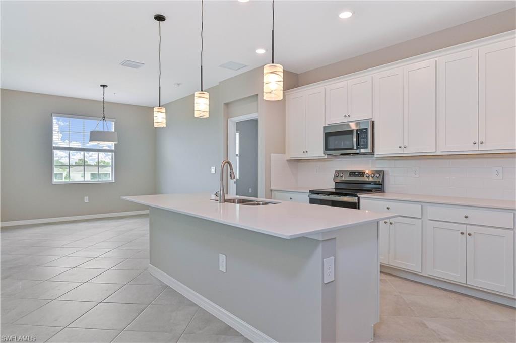 20550 Hazelnut Ct S Property Photo 12