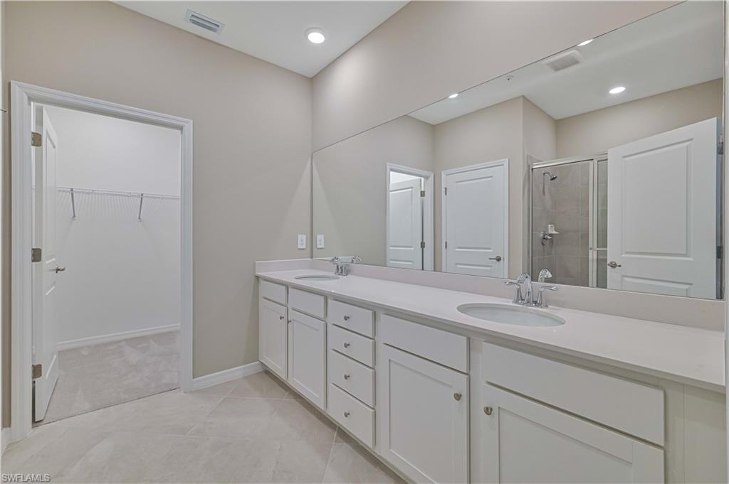 20550 Hazelnut Ct S Property Photo 23