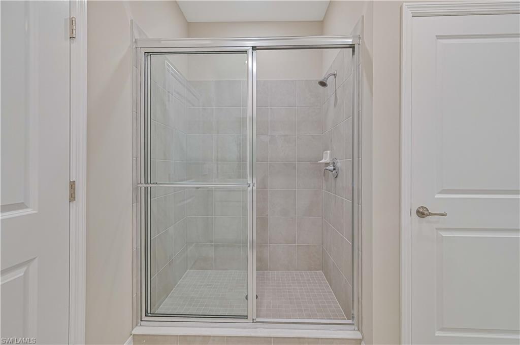 20550 Hazelnut Ct S Property Photo 24