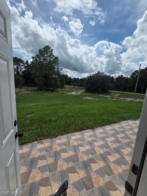 432 Raymer St Property Photo 15