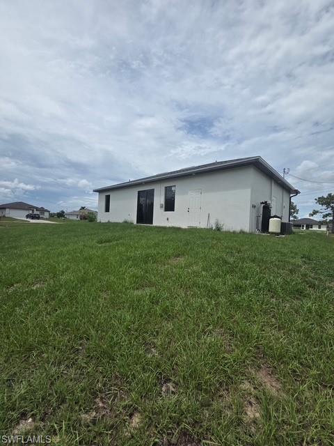 432 Raymer St Property Photo 18