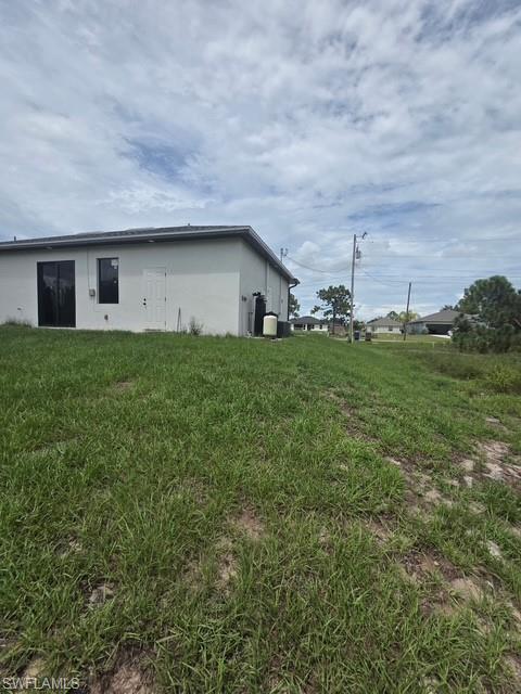 432 Raymer St Property Photo 19