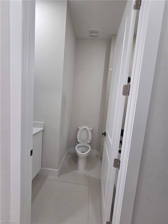 432 Raymer St Property Photo 24