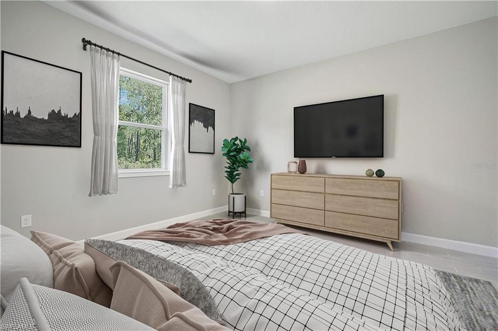 1011 Kismet Pkwy W Property Photo 12