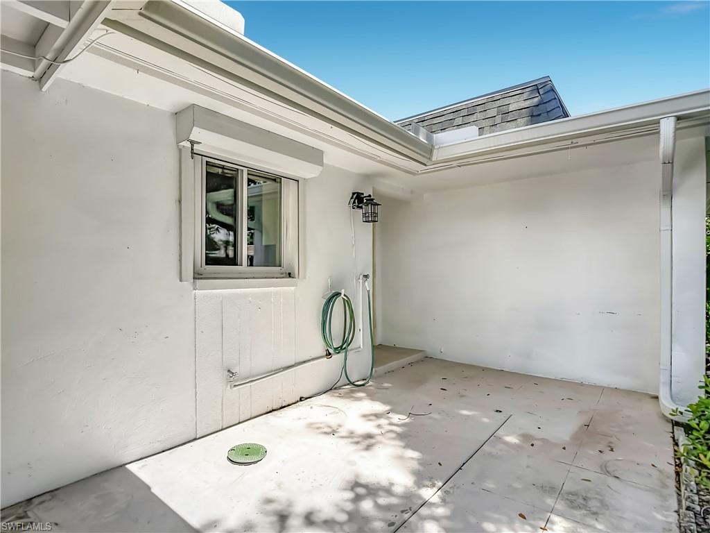 842 Pangola Dr Property Photo 8