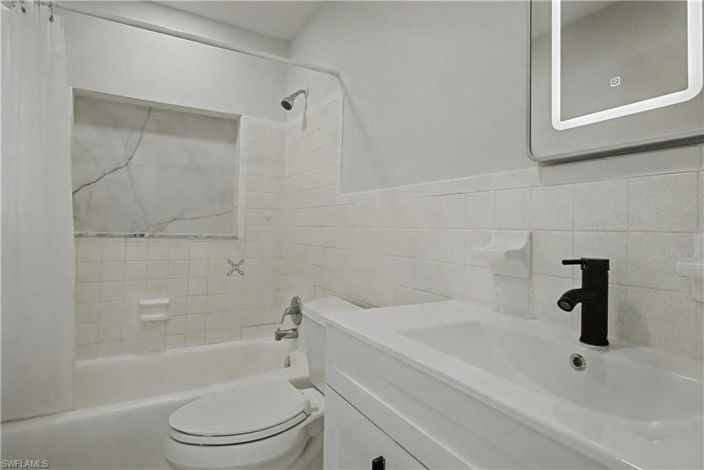 138 Brooks Rd Property Photo 3