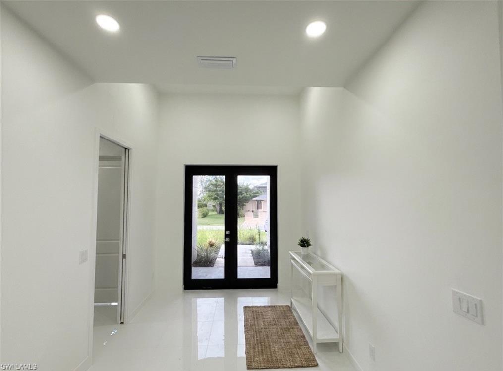 2418 Nw 25th St Property Photo 6