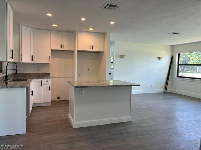 913 Entrada Dr N Property Photo 3