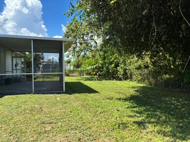 913 Entrada Dr N Property Photo 7