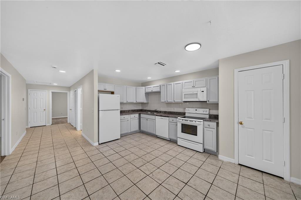 4732/4734 Leonard Blvd S Property Photo 5