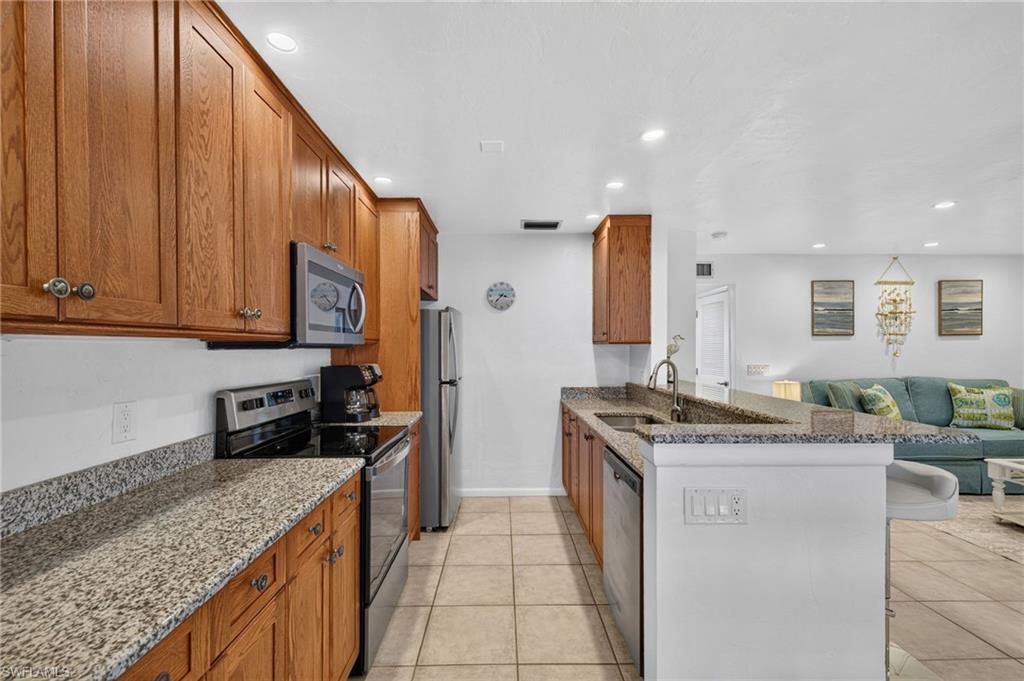 827 E Gulf Dr M-7 Property Photo 10