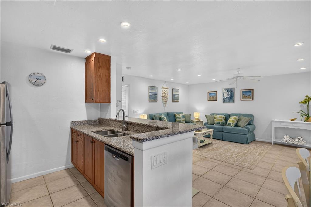 827 E Gulf Dr M-7 Property Photo 11