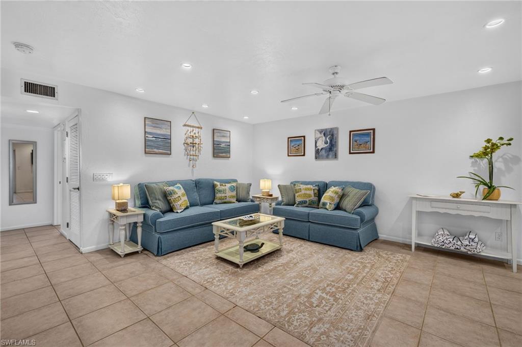 827 E Gulf Dr M-7 Property Photo 12