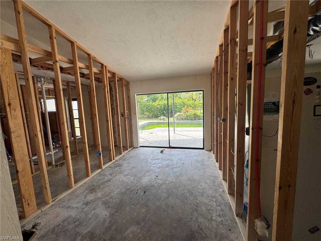2215 Treehaven Cir N Property Photo 3