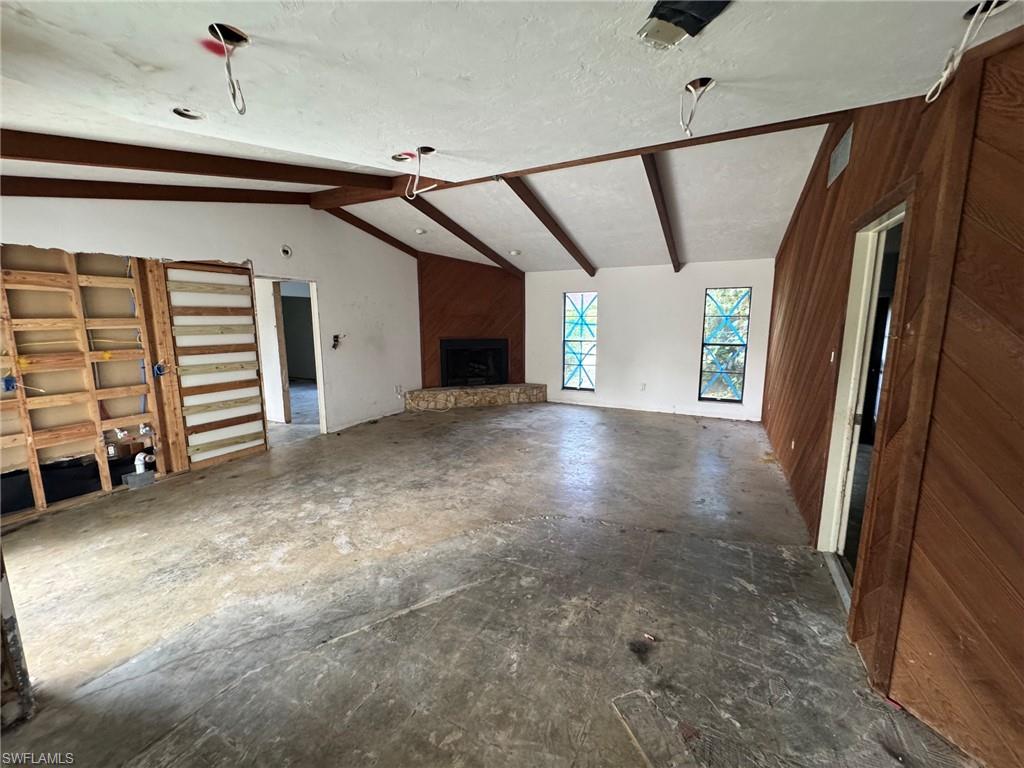 2215 Treehaven Cir N Property Photo 8
