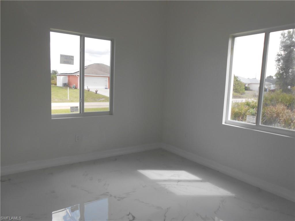 2809 55th St W Property Photo 10