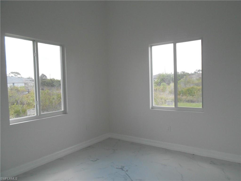 2809 55th St W Property Photo 13